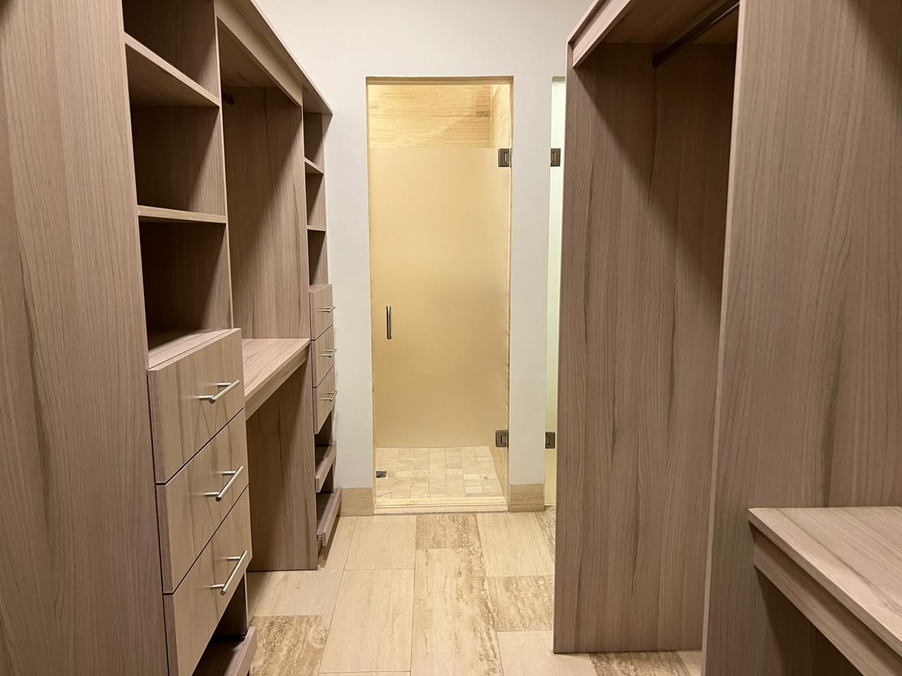 Vestidor y Baño recamara principal