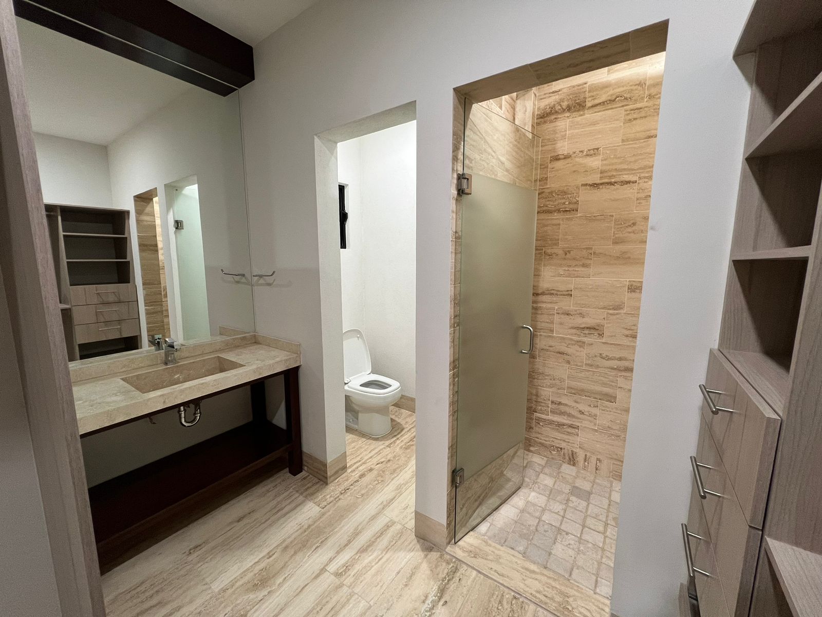 Vestidor y Baño Principal